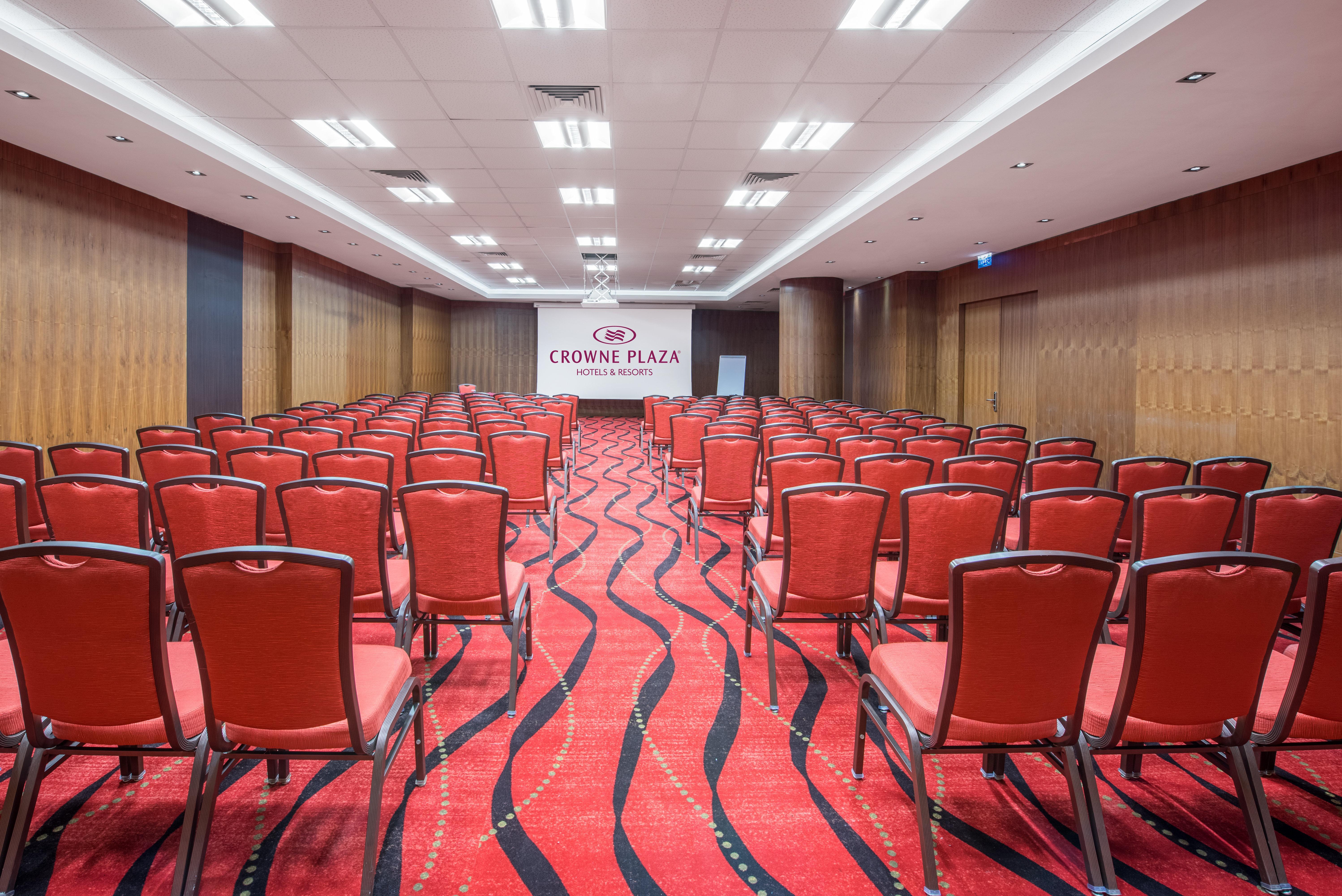 Отель Crowne Plaza Istanbul Harbiye By Ihg Экстерьер фото Meeting room