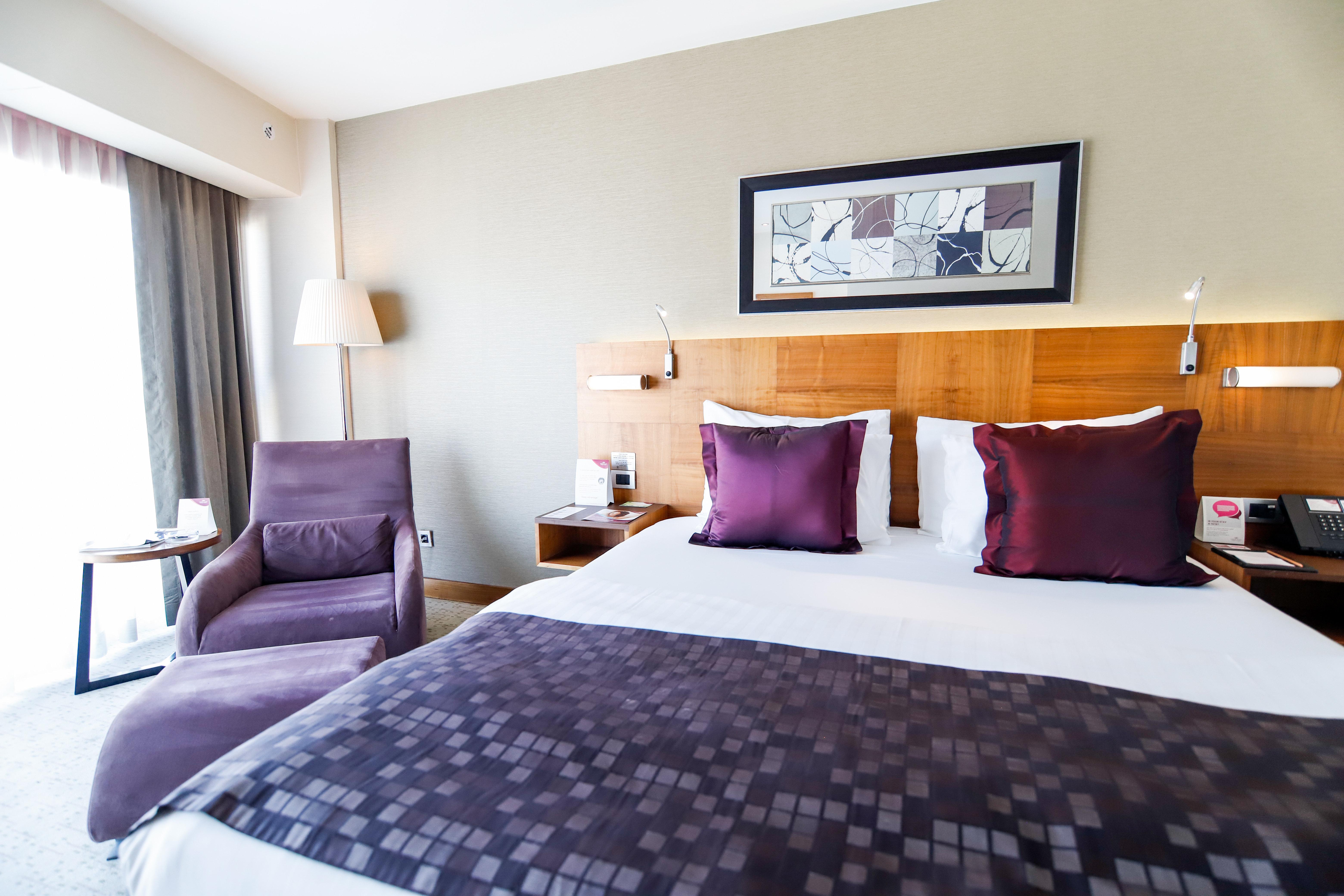 Отель Crowne Plaza Istanbul Harbiye By Ihg Экстерьер фото A room at the hotel