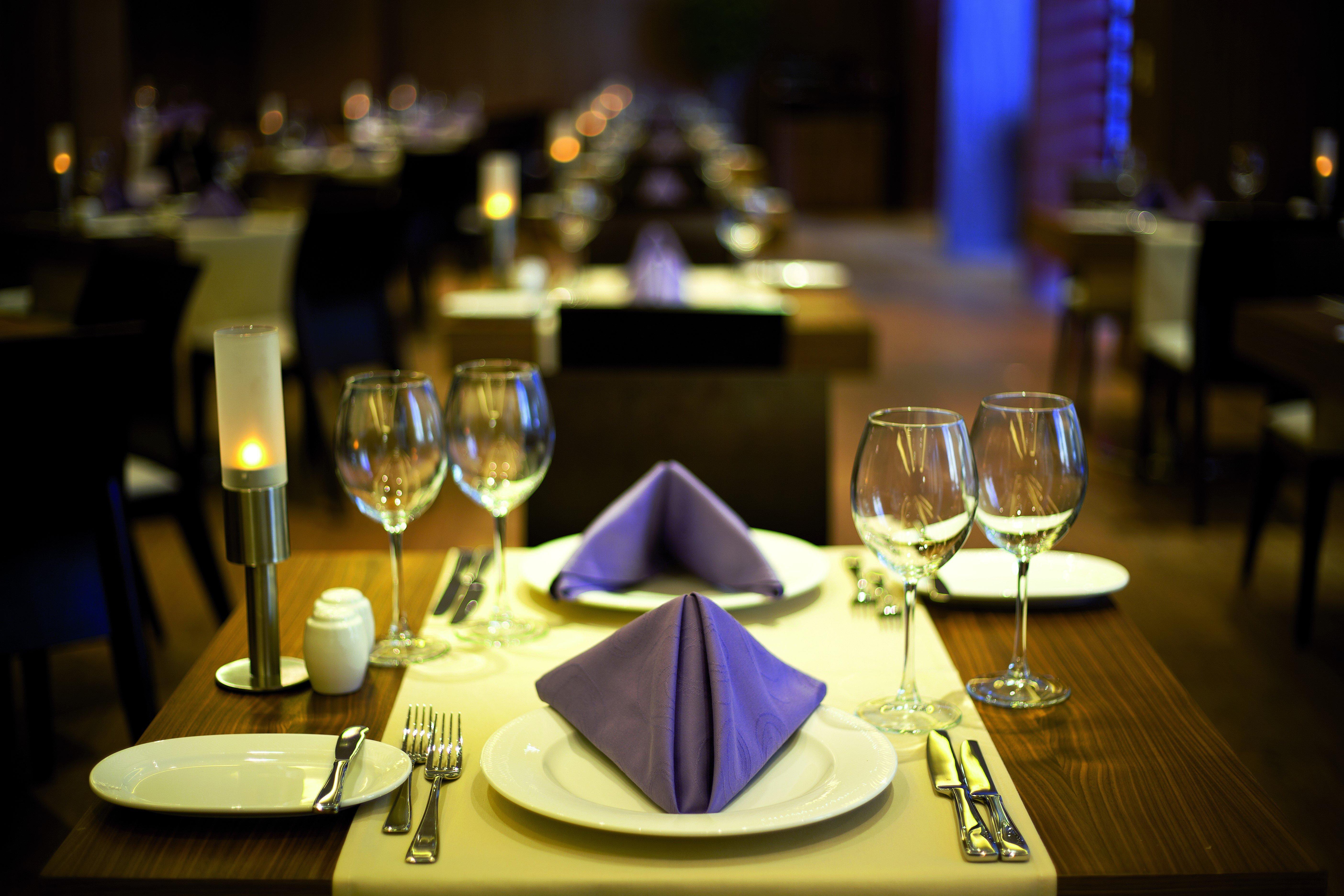 Отель Crowne Plaza Istanbul Harbiye By Ihg Экстерьер фото A table set for fine dining