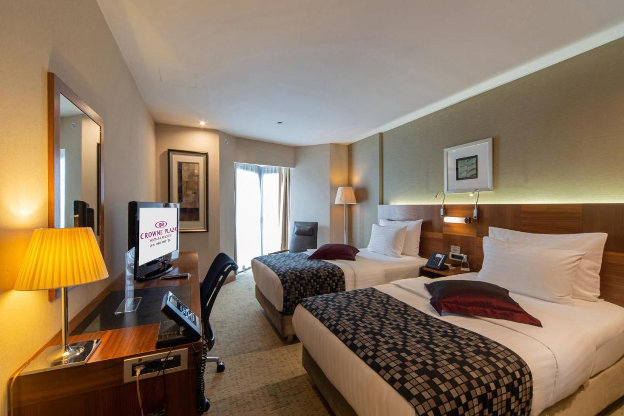 Отель Crowne Plaza Istanbul Harbiye By Ihg Экстерьер фото A room at the Crowne Plaza Hotel, Dublin Airport