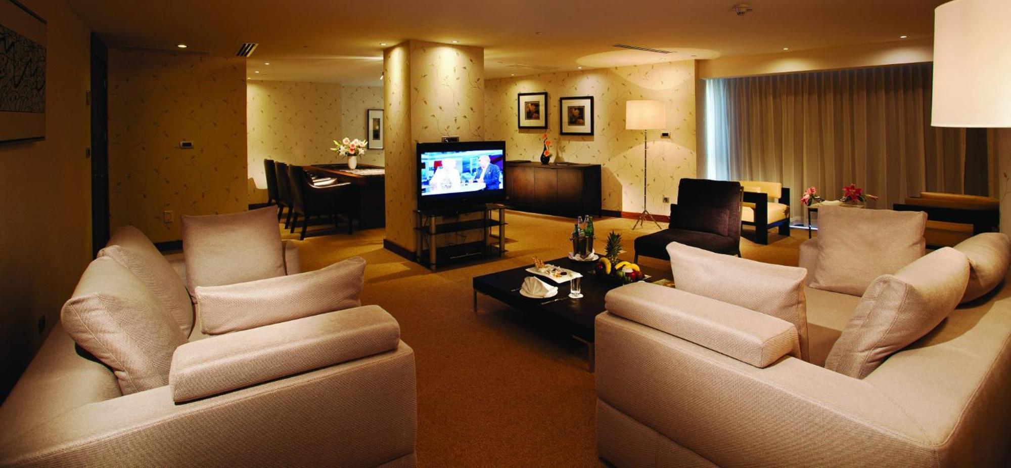 Отель Crowne Plaza Istanbul Harbiye By Ihg Экстерьер фото A suite at the Mandarin Oriental, Hong Kong